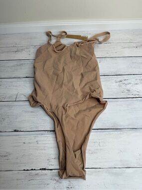 SKIMS Nude/Tan One-Piece Shapewear everyday sculpt Bodysuit